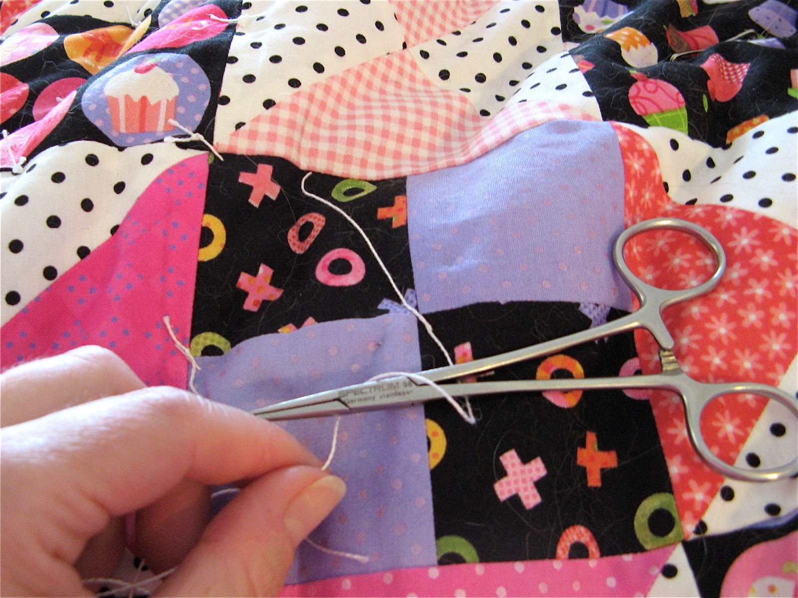 Sew Fabulous Quilt Shop Tutorial How To Hand Tie A Quilt