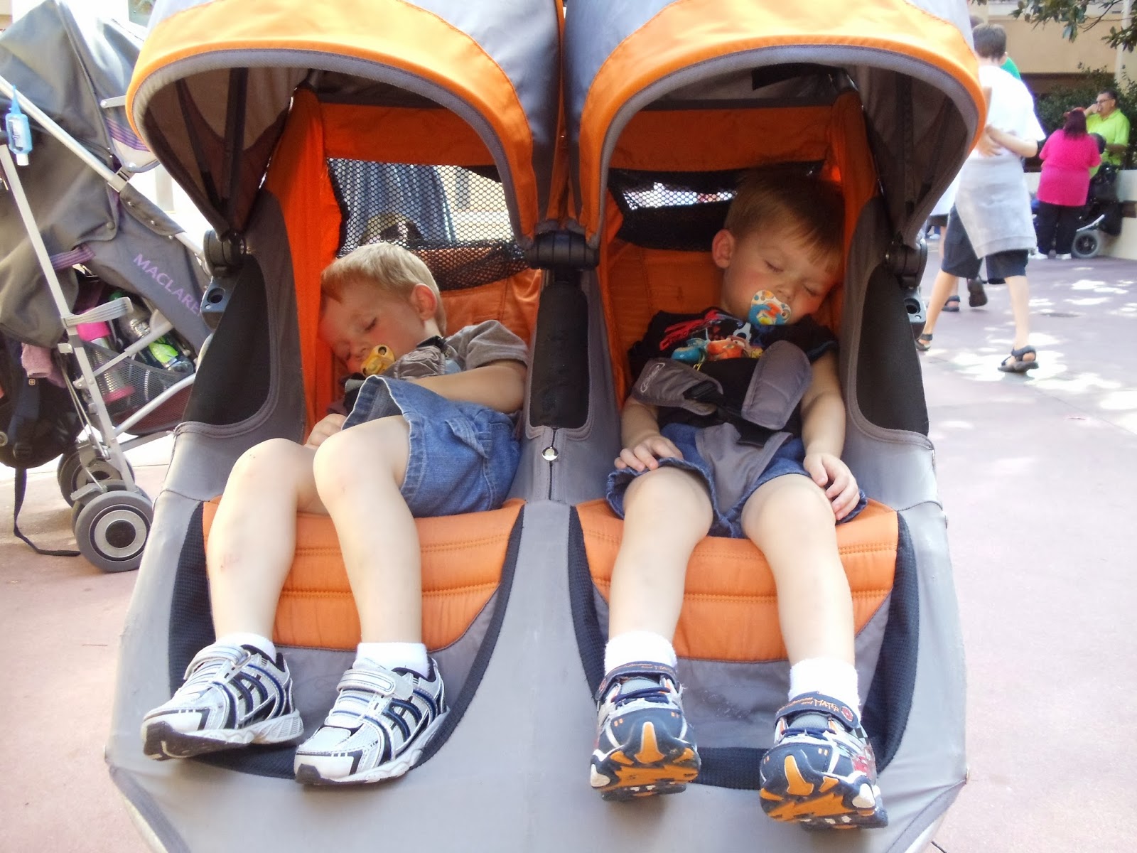 Two Magical Moms: Best Place to Rent a Stroller for Disney World