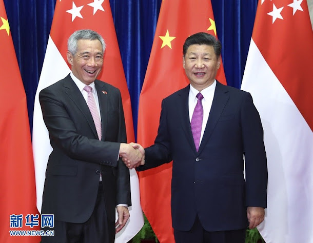 經濟學人智庫(The Economist Intelligence Unit)發表的一份題為《強大領袖,艱難決定》的報告中分析說,十九大中,現任總理李克強將會留任。而69歲的中紀委書記王岐山,將打破「七上八下」(67歲留任,68歲退休)的慣例,繼續留任政治局常委。這些布局,即是在為習近平本人5年後繼續連任鋪路。 經濟學人智庫(The Economist Intelligence Unit)發表的一份題為《強大領袖,艱難決定》的報告中分析說,十九大中,現任總理李克強將會留任。而69歲的中紀委書記王岐山,將打破「七上八下」(67歲留任,68歲退休)的慣例,繼續留任政治局常委。這些布局,即是在為習近平本人5年後繼續連任鋪路。