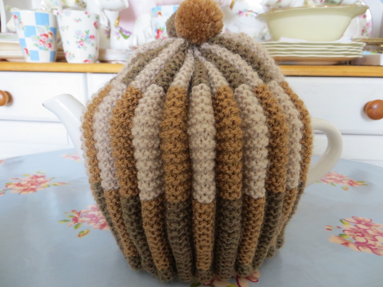 Shortbread & Ginger Retro Knitted Tea Cosies