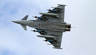 http://3.bp.blogspot.com/-PrwvZKsydlw/VbXQMEge0RI/AAAAAAAAHaI/HZ42YSjrvKI/s1600/Eurofighter-Typhoon-Salah-Satu-Calon-Pengganti-F5-Tiger-TNI-AU-3.jpg