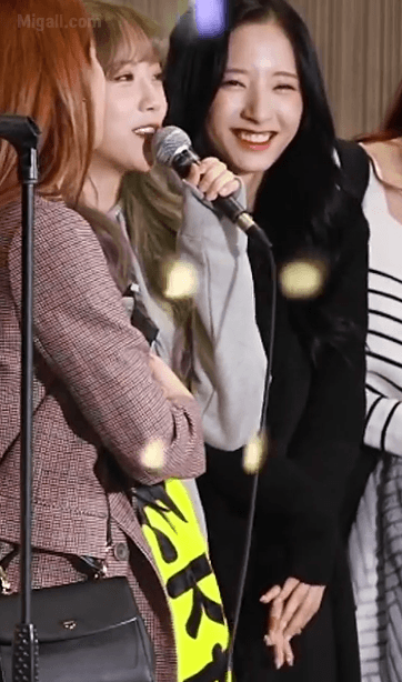 뒤늦게 울음 터진 우주소녀 루다