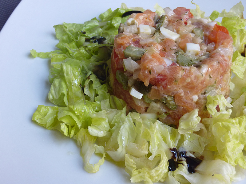 TARTAR DE SALMÃO FUMADO