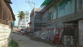 Street leading to Mendero hospital building in Pitogo, Consolacion