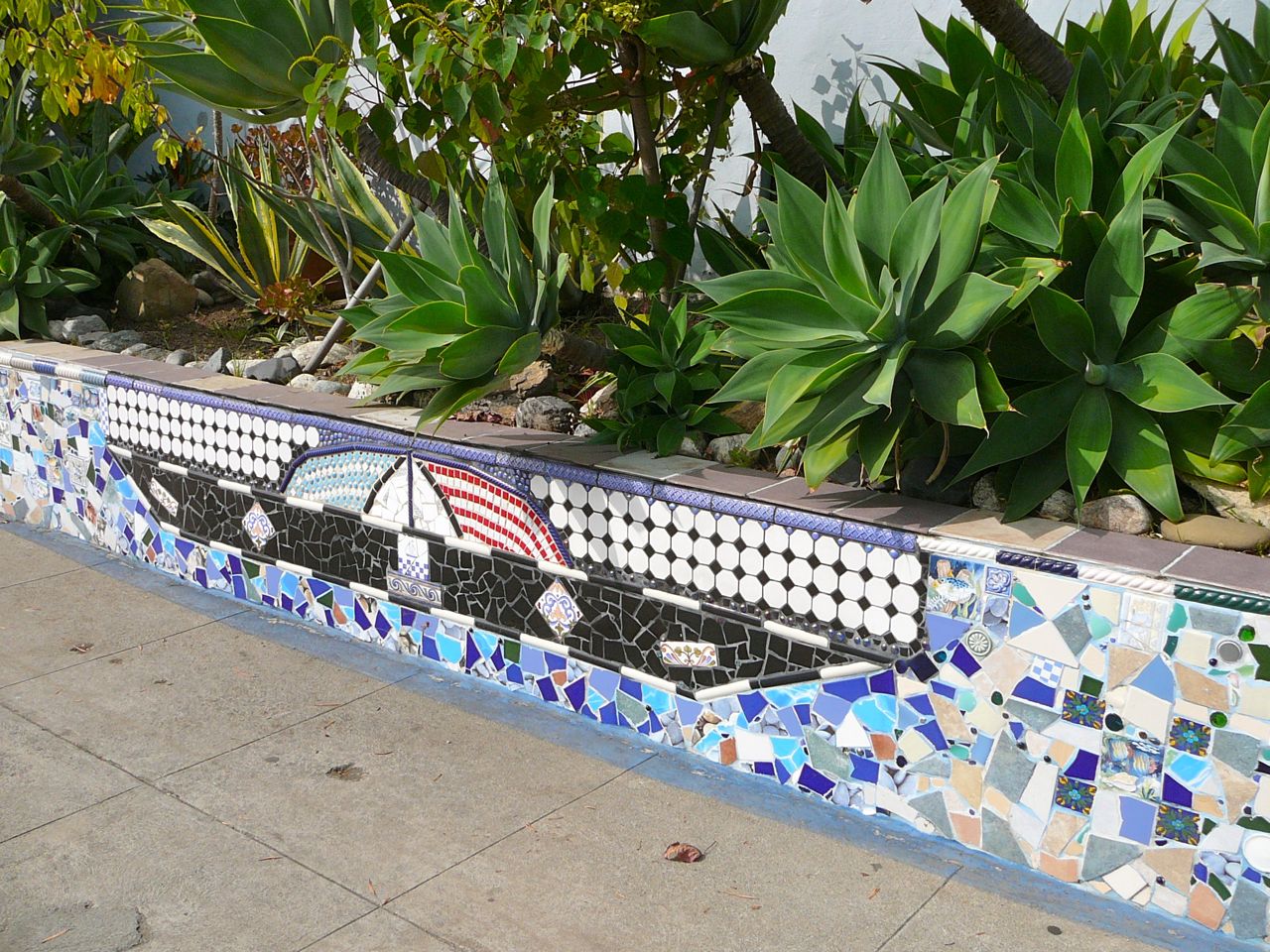 Experiencing Los Angeles Experiencing L.A. at the Mosaic House, Santa