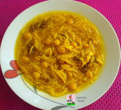 Sopa De Pollo Y Garbanzos
