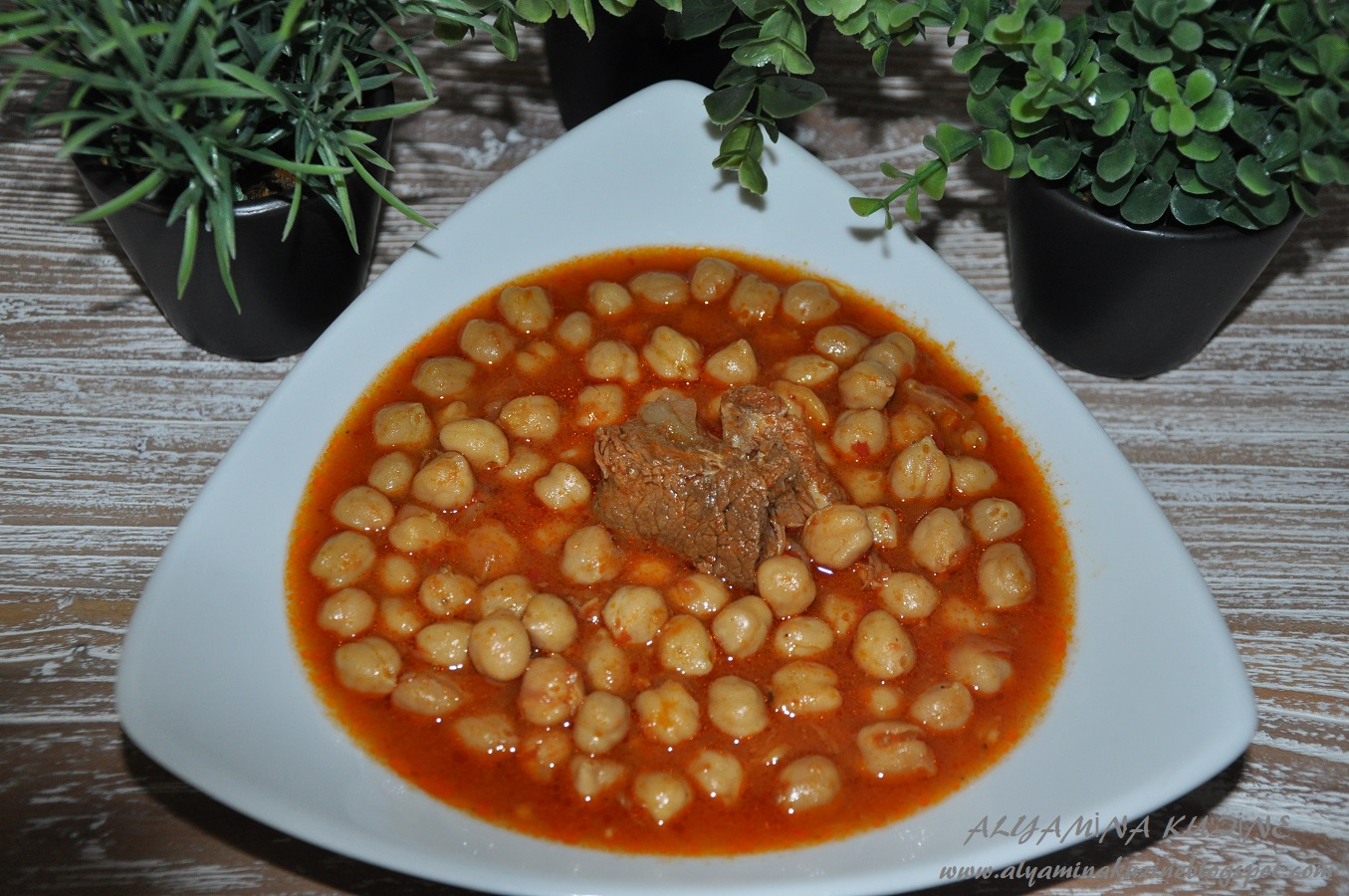 ETLİ NOHUT ALYAMİNA KUZİNE