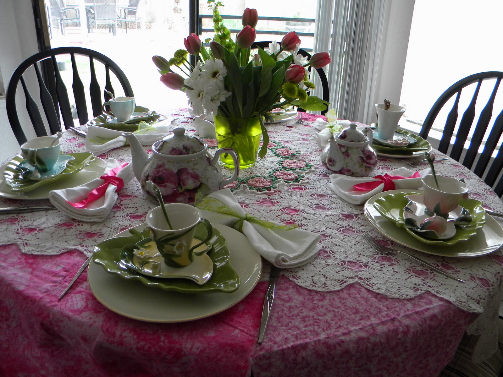 daze of grace Garden Party Tablescape