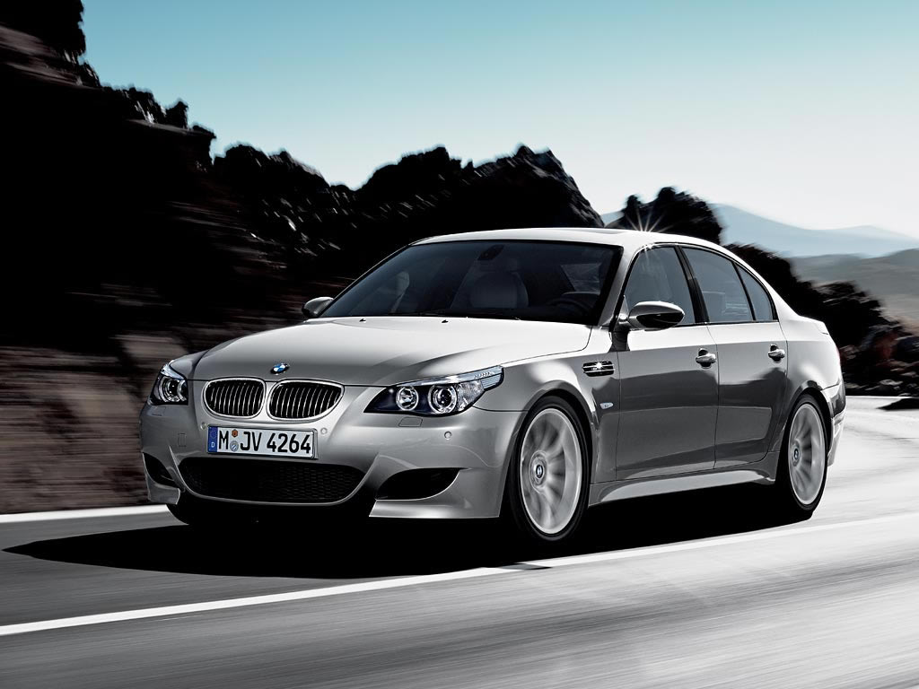 Gambar Mobil BMW Ukuran Besar untuk Wallpaper