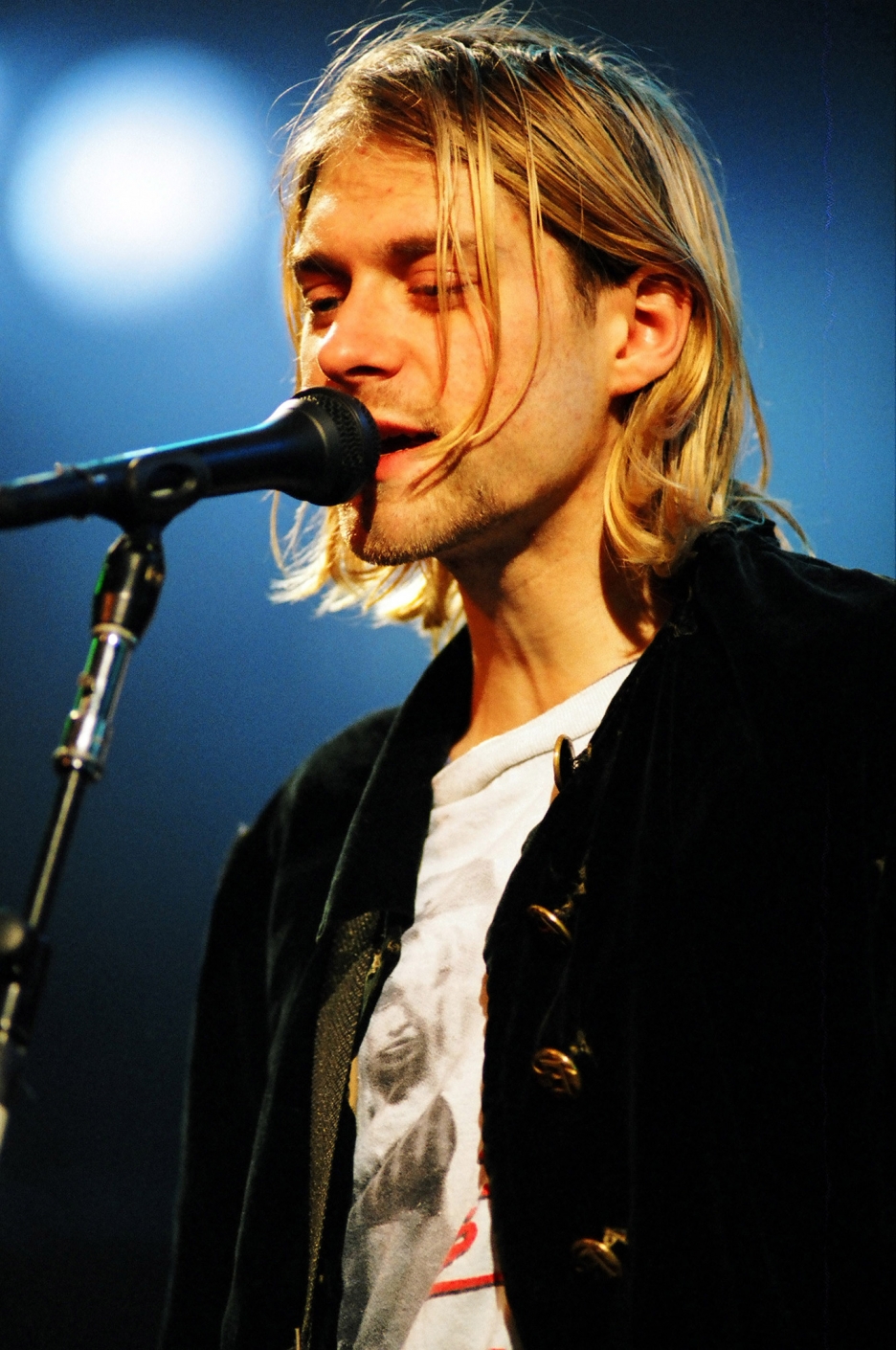 REMEMBERING KURT COBAIN AN ARTIST IS BORN February 20, 2013