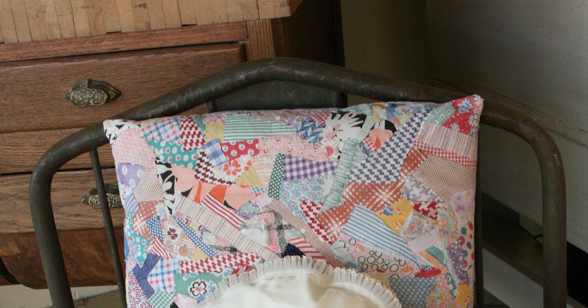 THE QUILT BARN Vintage Little Girl Pillow