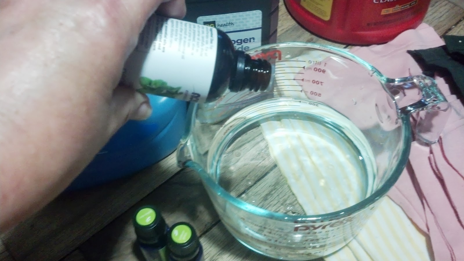 Homemade Disinfecting Wipes Reuseable, Green & Natural!