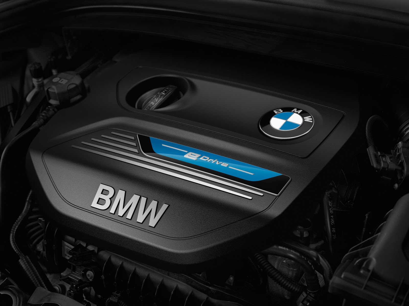 BMW-225xe-13.jpg