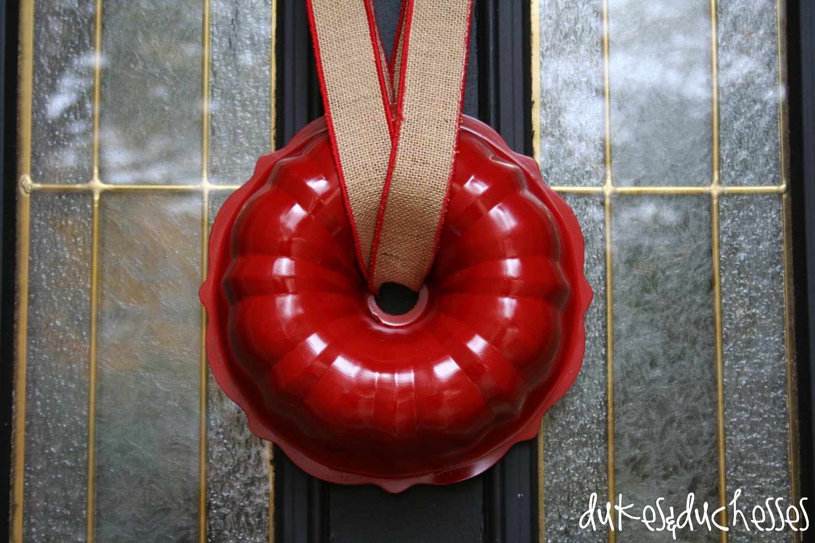A Repurposed Bundt Pan Christmas Wreath Dukes and Duchesses