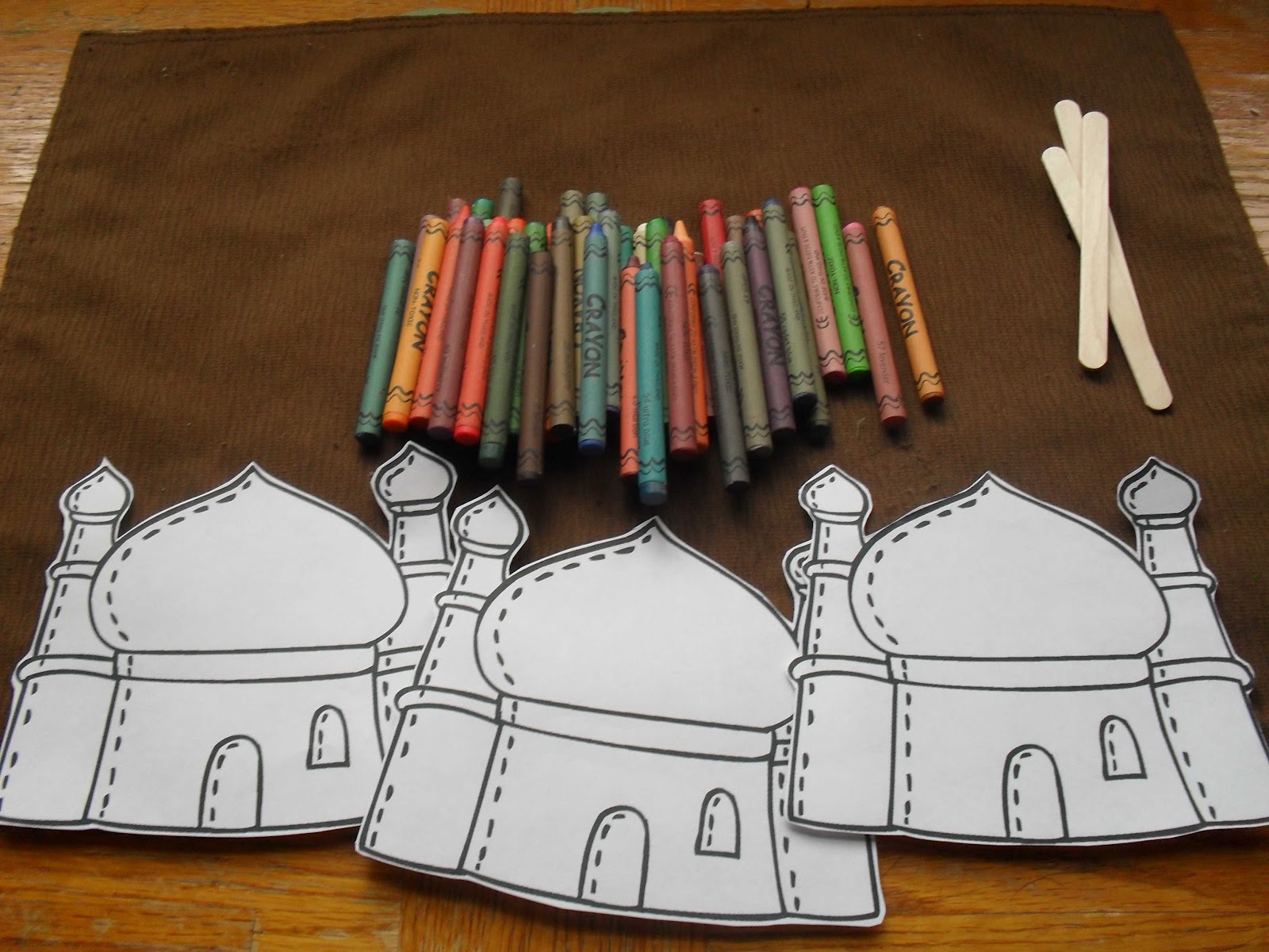 A Muslim Child is Born Masjid Center Piece/Mobile Craft