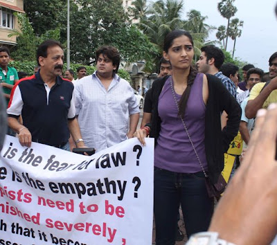 Sonam Kapoor protest mumbai