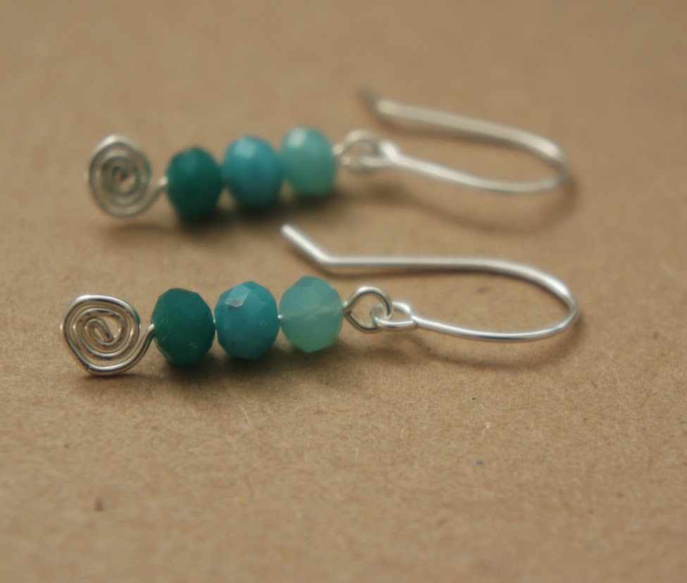 fizzijayne makes.... Guest Post Spiral Earrings Tutorial....