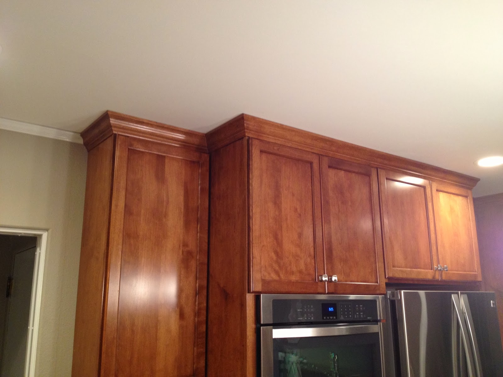 kitchen wall cabinet crown molding