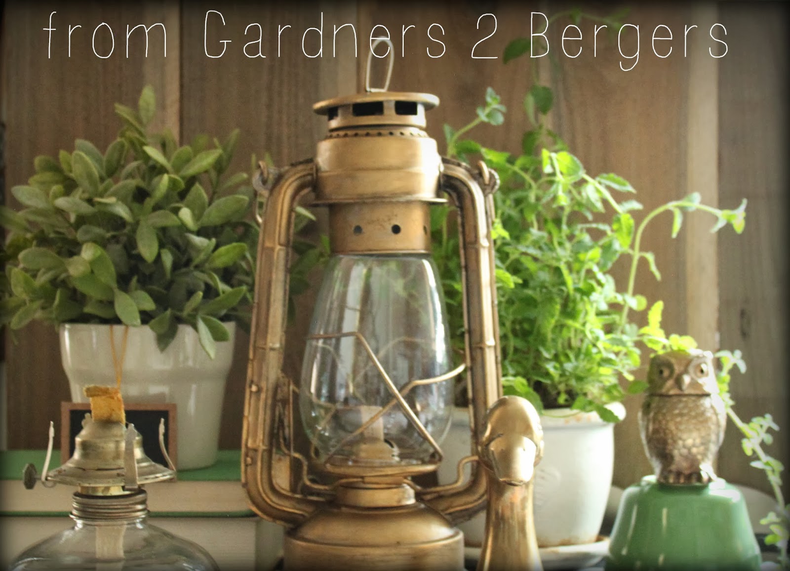 from Gardners 2 Bergers How to DIY Antique Gold Finish [Lantern]