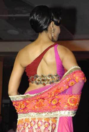  Hot Backless Saree Pics Og Bollywood Actress -  Hot Backless Saree Pics of Bollywood Actresses