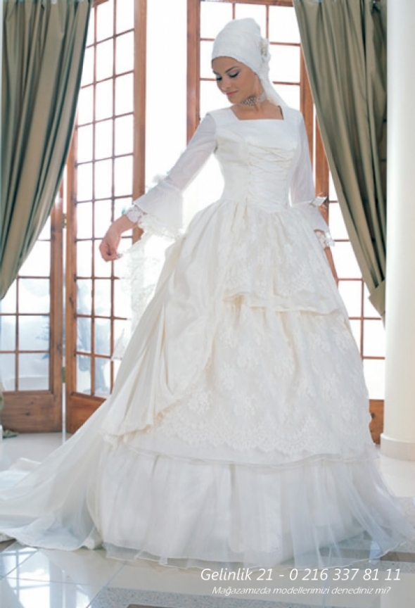 Sanal Tasarımcı: 2013 Yeni Sezon Tesettür Gelinlik Modası