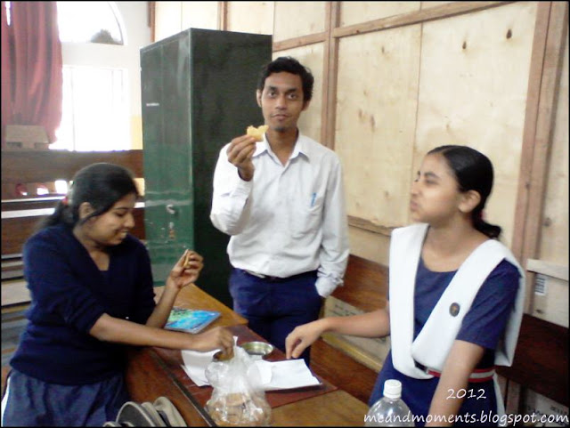 sharing lunch at school, kajal majhi, memories of brbnmpl salboni, memories of 2012, Salboni, school life memories, i miss my school life