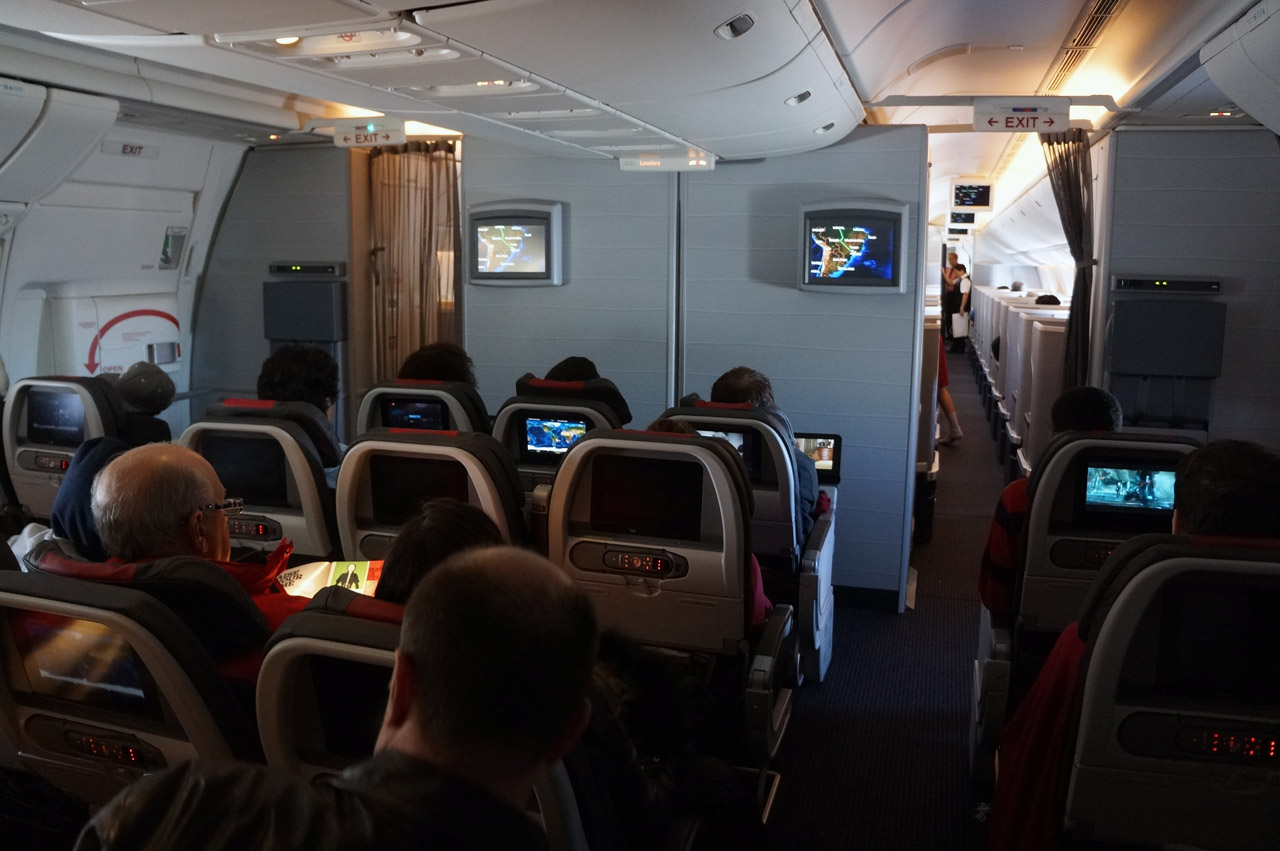 Салон Боинга 777 с иллюминаторами