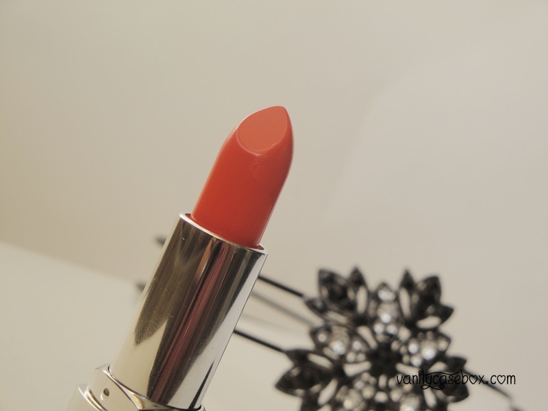 Avon Ultra Color Lipstick Ripe Papaya Review and Swatches.
