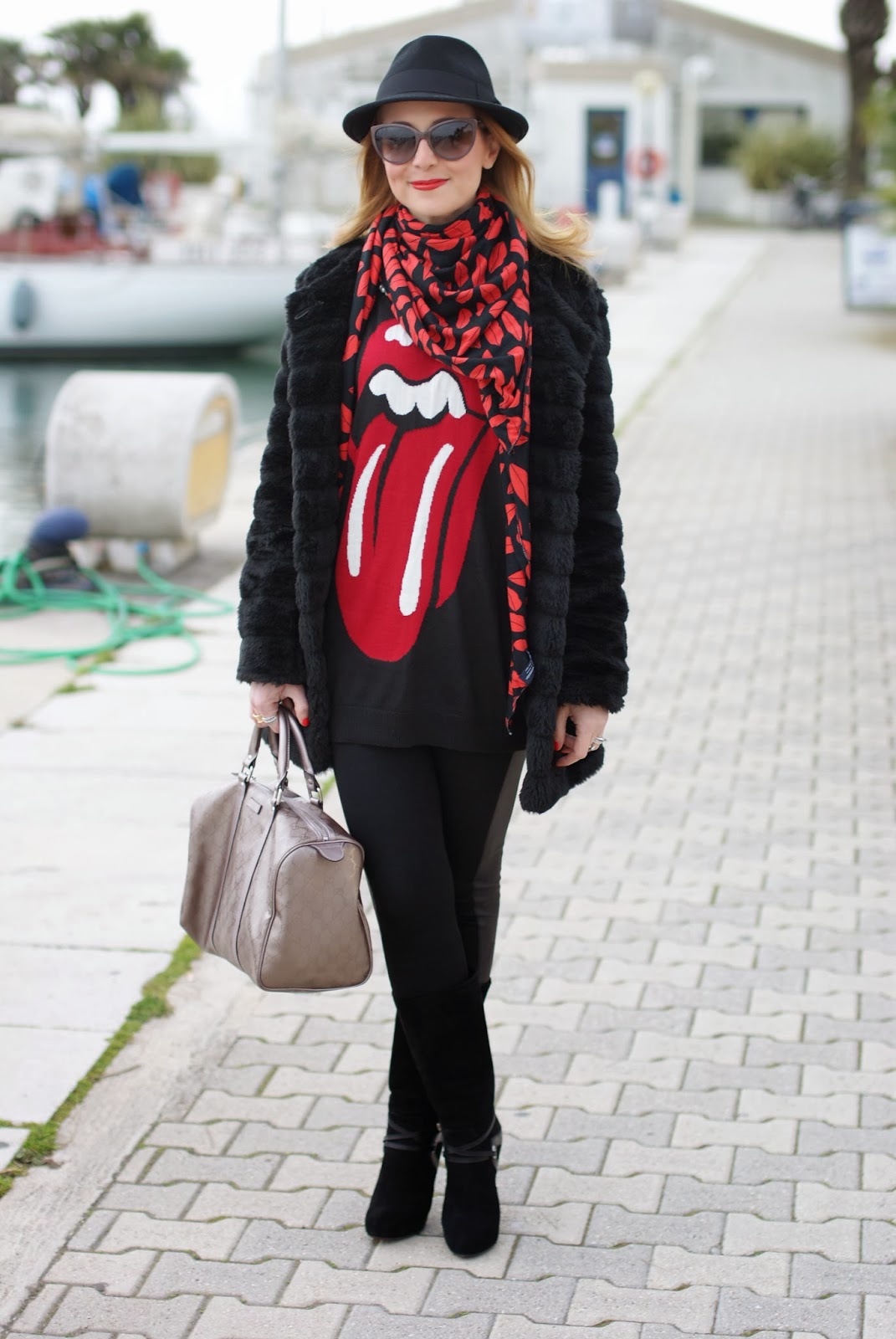 Persunmall red lips and tongue long sweater, Cesare Paciotti boots, Zara lips scarf, Gucci joy bag, Fashion and Cookies, fashion blogger