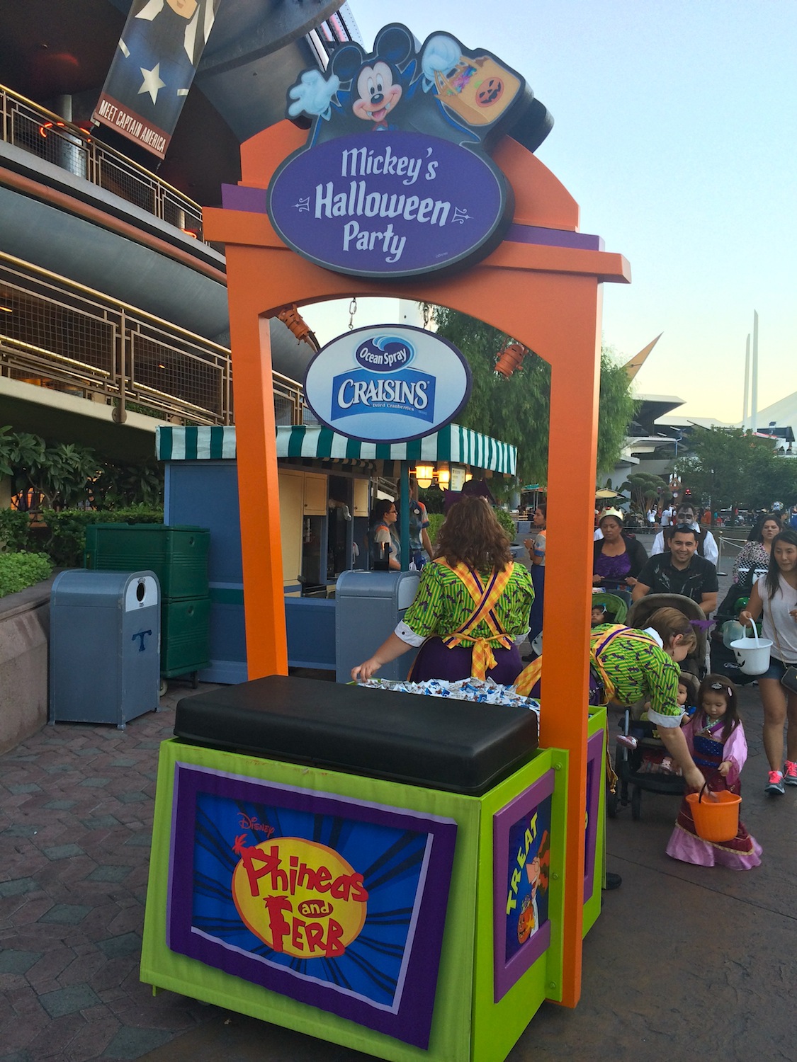 Disney Sisters Mickeys Halloween Party Guide at Disneyland What You