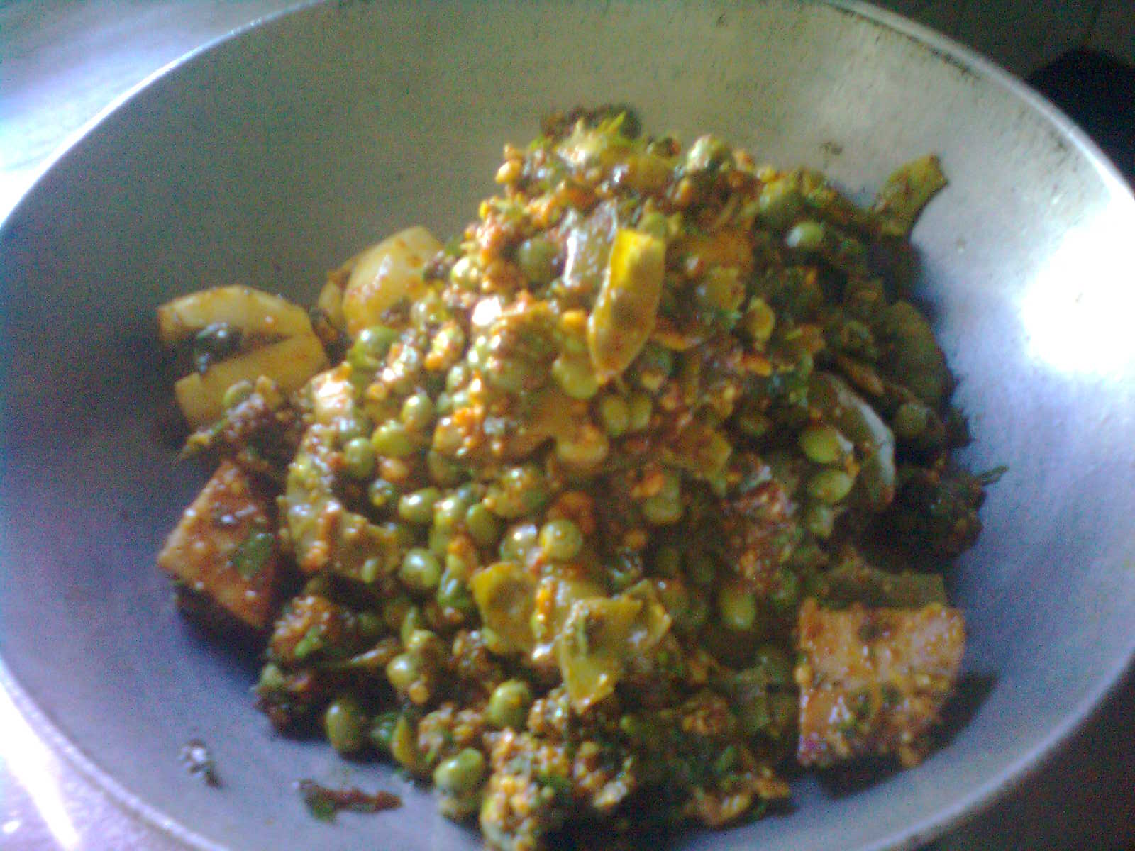 Priyanka's Rasoi Ghar: Undhiyu (A famous Gujarati Dish made