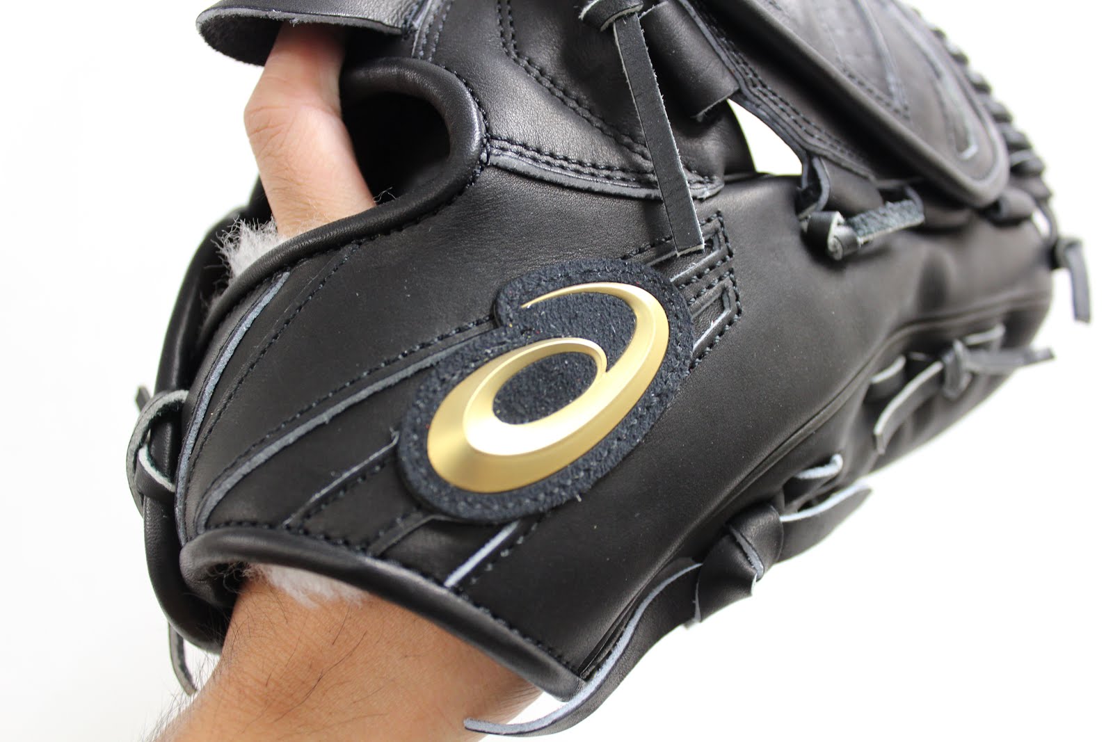 asics baseball glove