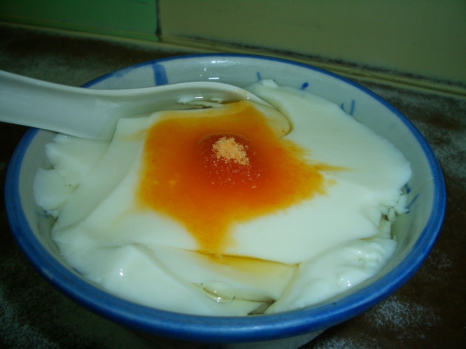 Hong Kong Eats & Iconic Foods / LUCY LOVES TO EAT