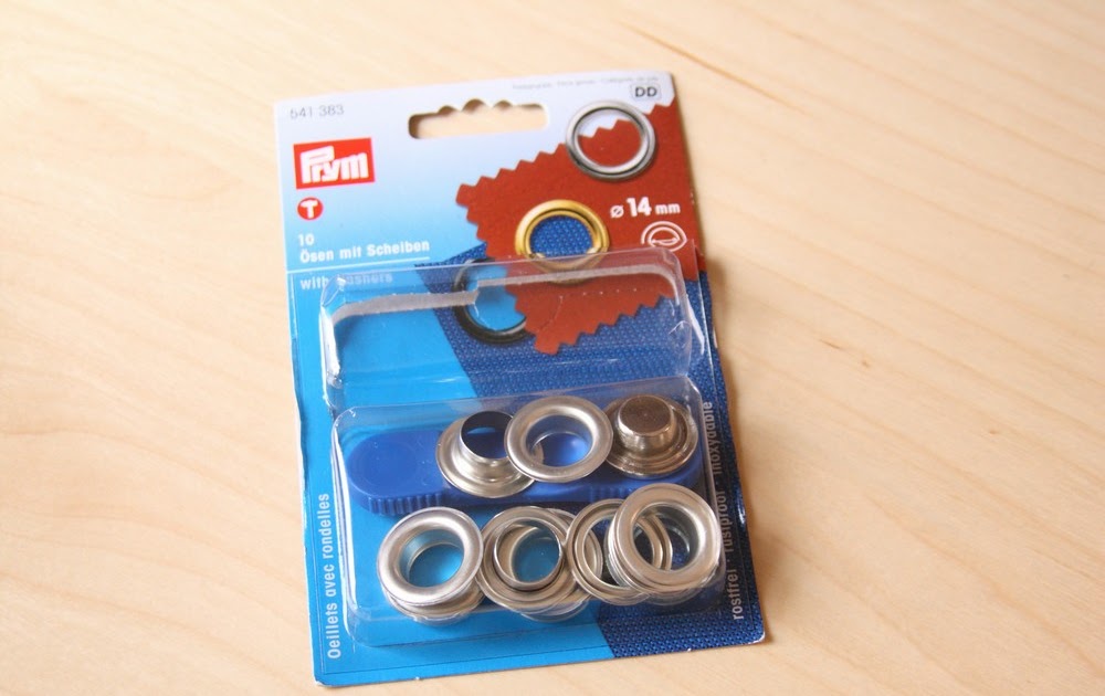 Sewing With Colour Inserting Eyelets a tutorial.