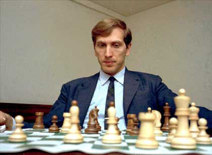 Bobby Fischer./ Fischer ensina xadrez em segunda mão durante 12
