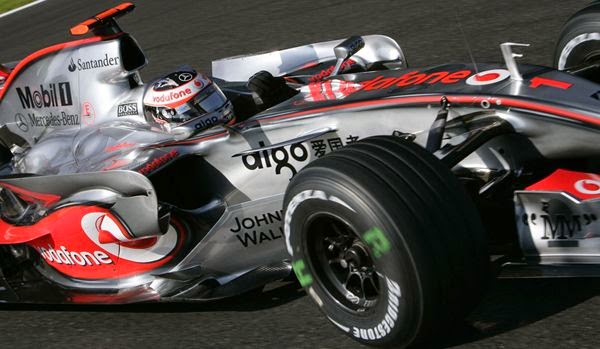 Gambar mobil balap f1 wallpaper yang keren Gambar mobil balap f1 wallpaper yang keren