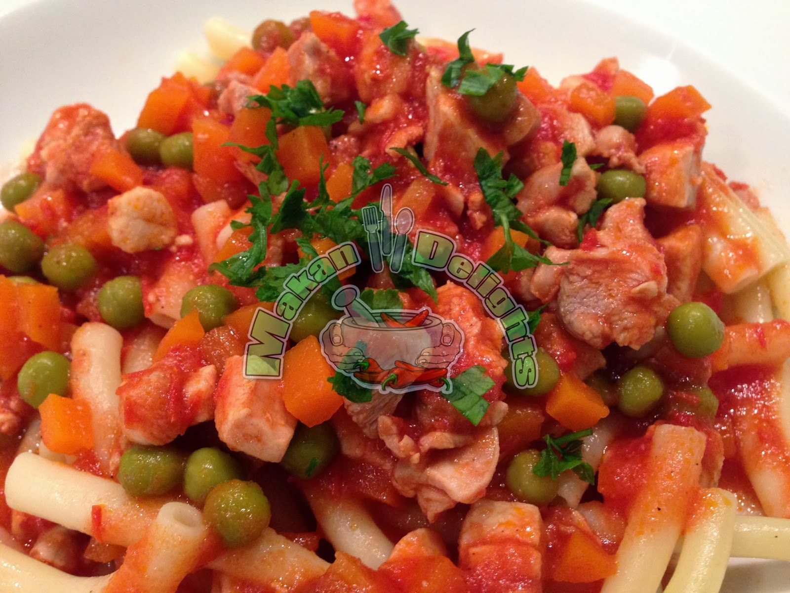 Makan Delights Macaroni & Chicken in Tomato Soup