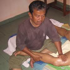 AYAH KU TUKANG URUT