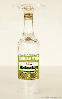 http://fotobabij.blogspot.com/2015/05/kieliszek-reklamowy-wodka-moskovskaya.html