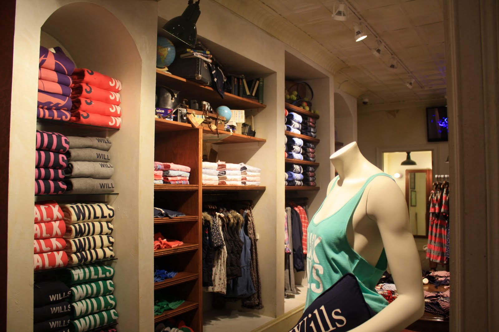 Jack Wills Opens in the Broadway Retail District!