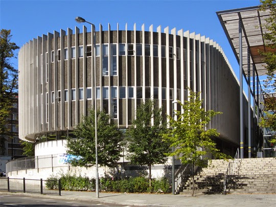 Temporarily Significant Day 25 Swinging In Swiss Cottage