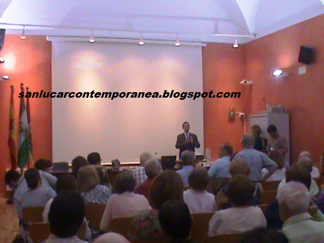 D. Fernando Cruz durante el acto de Clausura de las IV Jornadas de investigación sanluqueña.