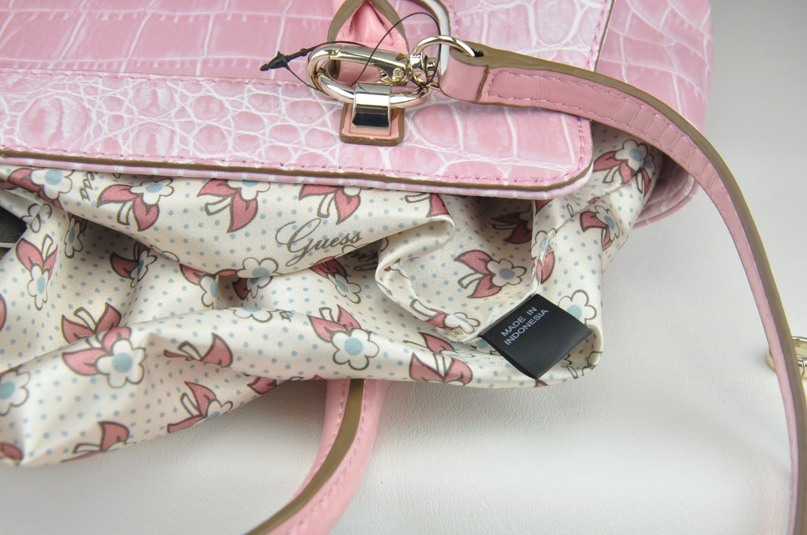 How to Spot a Fake Guess Handbag