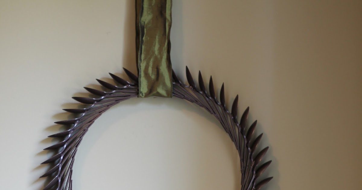 Miss Kopy Kat Plastic Spoon Laurel Wreath