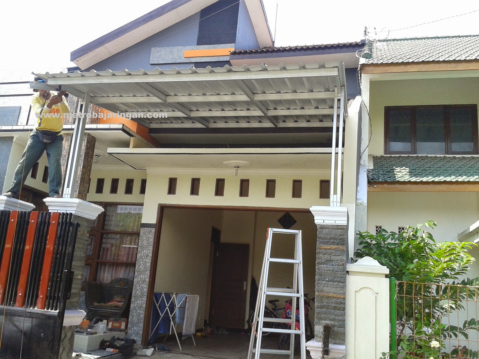 CANOPY BAJA RINGAN DENGAN RANGKA DAN TIANG DOUBLE METRO TRUSS CANOPY BAJA RINGAN DENGAN RANGKA DAN TIANG DOUBLE METRO TRUSS