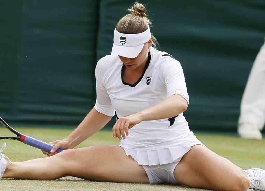 Sexy girls of tennis players in naked