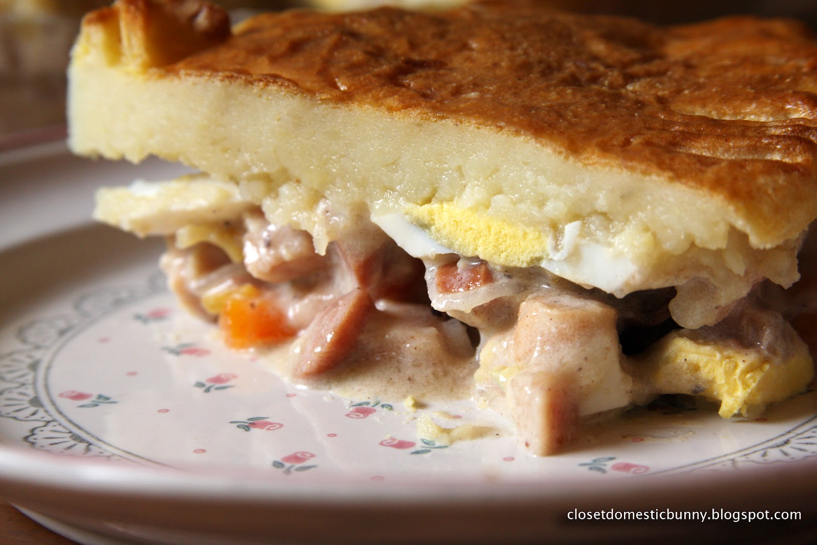 cooking. eating. carousing. pastel tutup malang