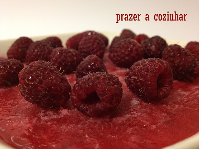 prazer a cozinhar - sorvete de framboesas prazer a cozinhar - sorvete de framboesas