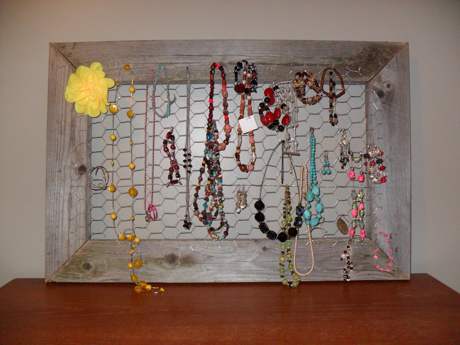 Western Warmth Rustic Chicken Wire Jewelry Holder