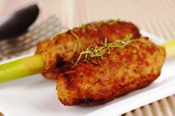 Sate Lilit Ayam. i-Kuliner
